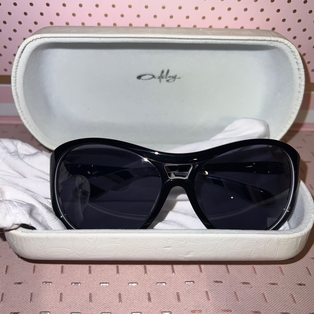 OAKLEY SUNGLASSES